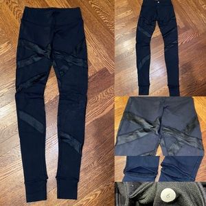 Lululemon yoga leggings in perfect condition